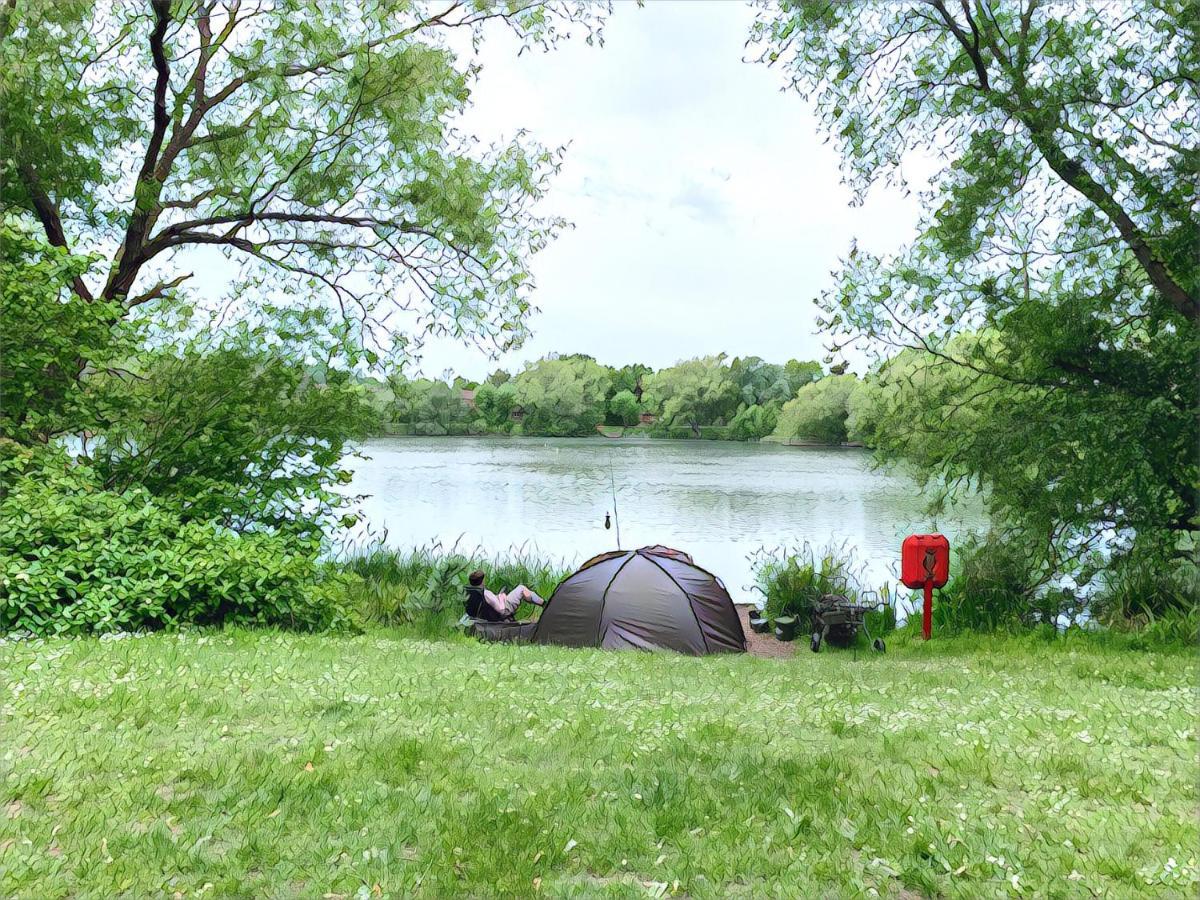 The Lake House, ウォーキング エクステリア 写真
